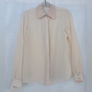 Alice+Olivia cream silk blouse,long sleeves,laced collar,concealed buttons.Sz S